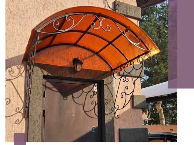 Демонтаж козырьков в Миассе быстро и безопасно